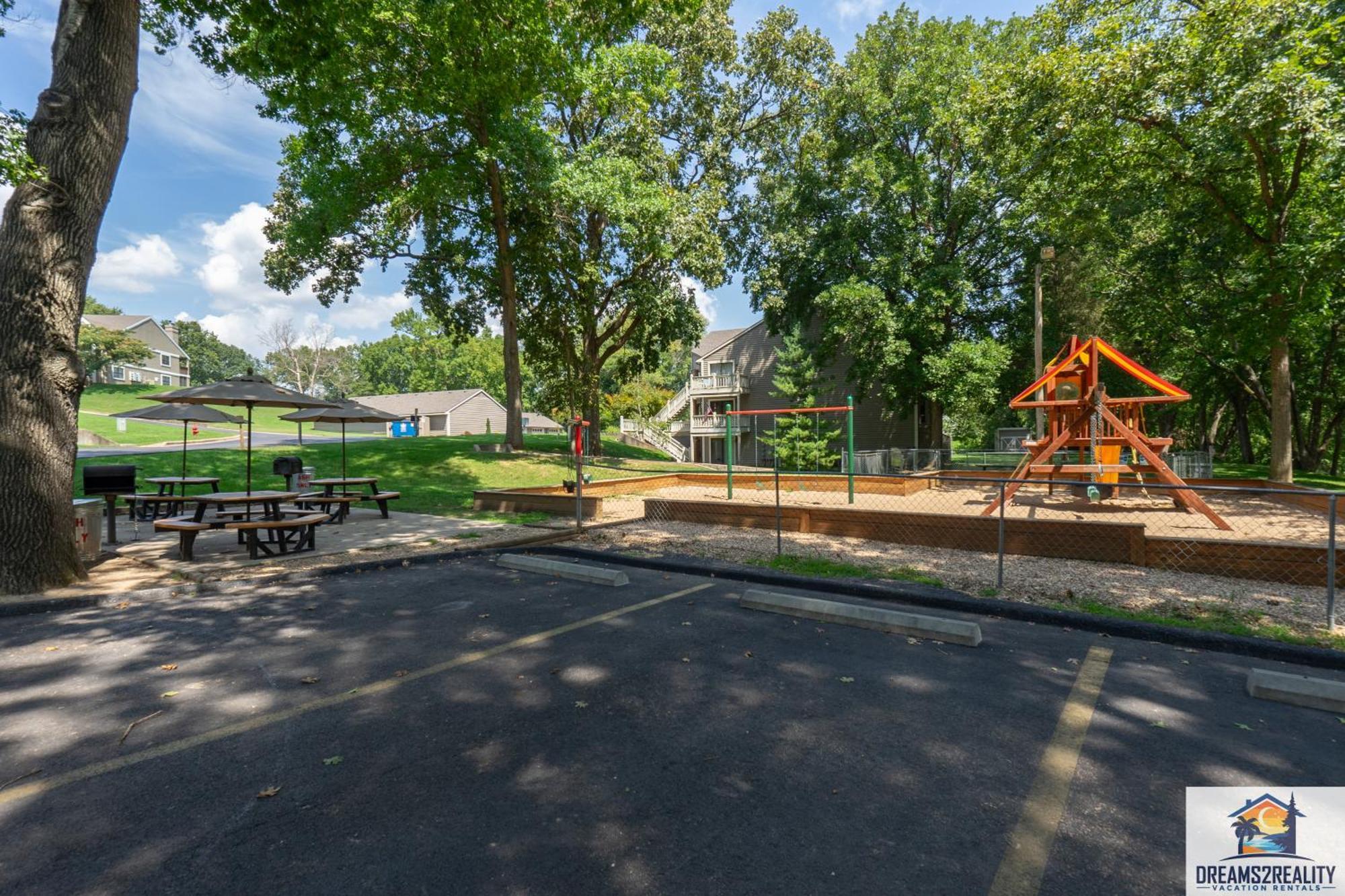 3Br Condo With Lake View - Trout Fishing - Playground - 2 Pools - Free Tickets Included - Pr69-9 Branson Exterior photo