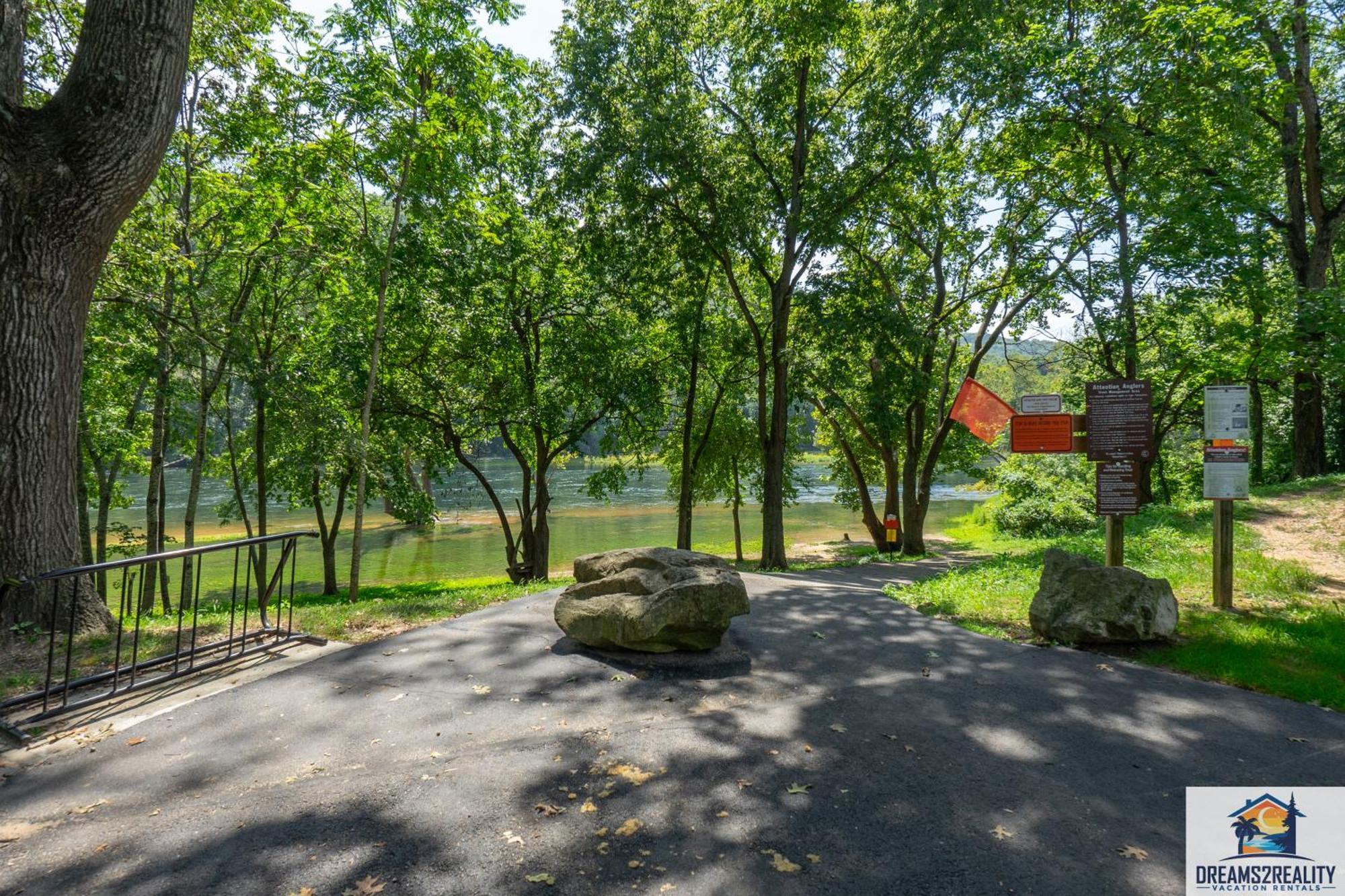 3Br Condo With Lake View - Trout Fishing - Playground - 2 Pools - Free Tickets Included - Pr69-9 Branson Exterior photo